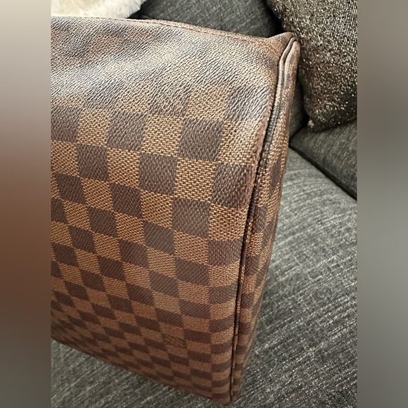 Authentic Louis Vuitton MM Damier Ebene - Picture 10 of 16
